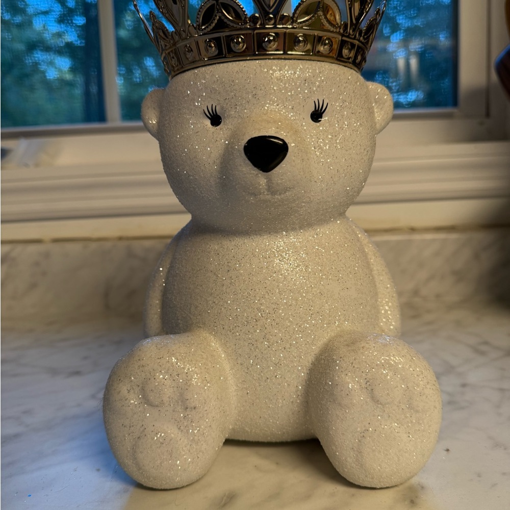 Bath and Body works Royal Polar Bear Pedestal Candle holder NWT